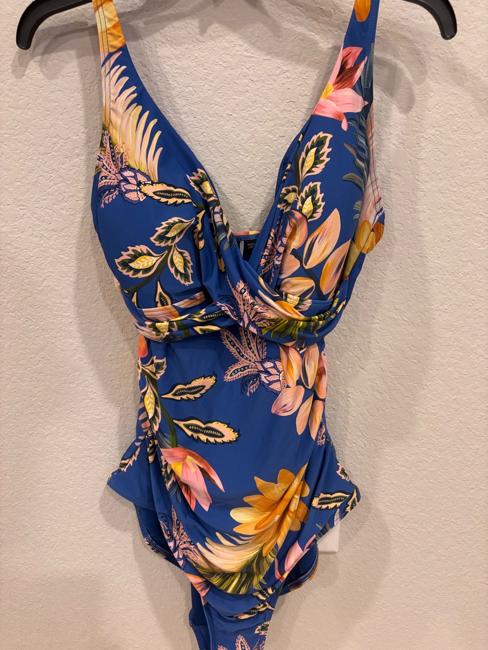 Nip Tuck Swim Blue Floral V Neck Ruched One Piece Swimsuit Women's‎ Size 10